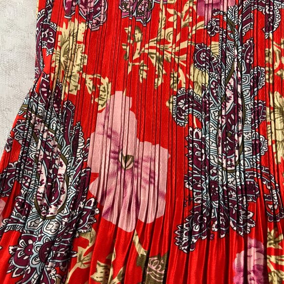 F•C Oriental Floral Sleeveless Pleated Blouse One Size Fits Most - Picture 5 of 10